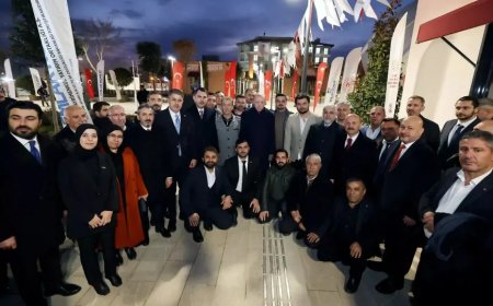 Deprem Bölgesine Ziyaret: Erdoğan Adıyaman’da Esnaflarla Buluştu
