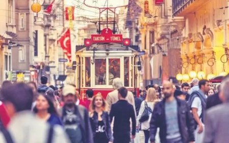 Türkiye'nin nüfus yapısı değişiyor: Yaşlı nüfus artıyor, çocuk oranı düşüyor