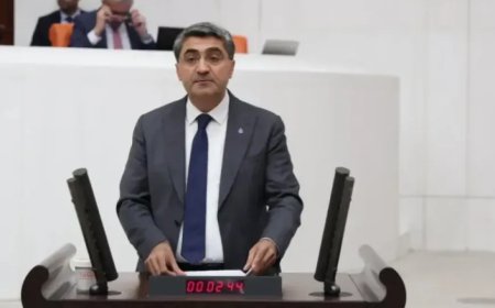 Yeni Yol Partisi Grup Başkanvekili Mehmet Emin Ekmen: 'Depremzedelere verilen sözler tutulmadı, vaatler yerine getirilmedi'