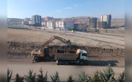 Mansur Yavaş: 'Pursaklar'da Ulaşımı Rahatlatacak Yol Çalışması Başladı'