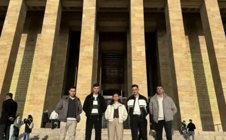TSK’dan İhraç Edilen Teğmenlerden Anıtkabir’e Dikkat Çeken Ziyaret