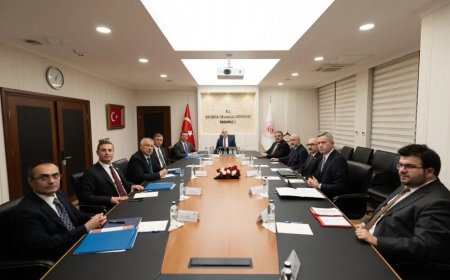 Çalışma ve Sosyal Güvenlik Bakanı Vedat Işıkhan, Türkiye Belediyeler Birliği Heyetini Kabul Etti