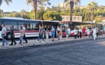 İzmir’de Belediye Otobüs Şoförlerinden İş Bırakma Eylemi: Ulaşım Felç Oldu