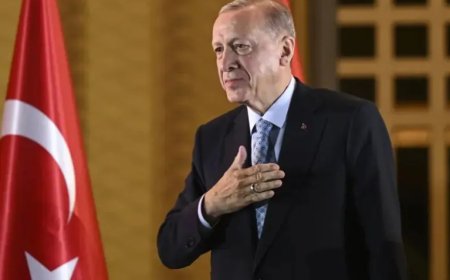 Cumhurbaşkanı Erdoğan, Endonezya’da Mehter Marşı Söylerken Kameralara Yansıdı