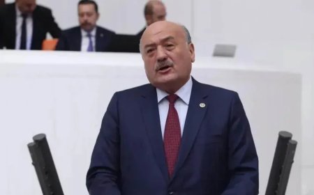 Erzincan'ın Kurtuluşu Coşkuyla Kutlanıyor: Süleyman Karaman'dan Önemli Açıklamalar