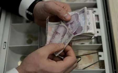 EMEKLİ BAYRAM İKRAMİYESİNE ZAM FORMÜLLERİ AÇIKLANDI: ÖNGÖRÜLER HANGİ RAKAMLARI GÖSTERİYOR?