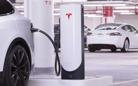 Tesla, Şarj İstasyonlarında Sıra Bekleme Sorununu "Sanal Sıra" ile Çözüyor!
