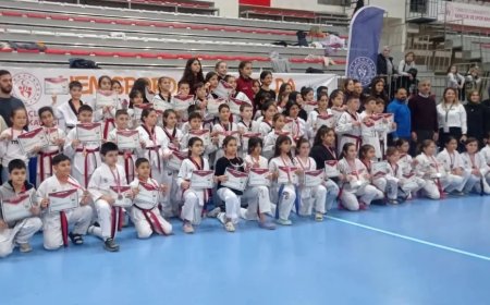 Okul Sporları Taekwondo Müsabakalarında İğdir Rüzgarı Esti