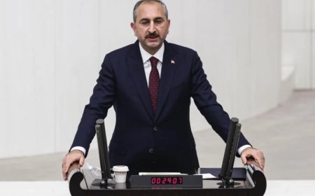 AK Partili Abdulhamit Gül: ‘Cumhurbaşkanımız, millet iradesine tankları çevirenlere karşı göğsünü siper eden liderdir!’