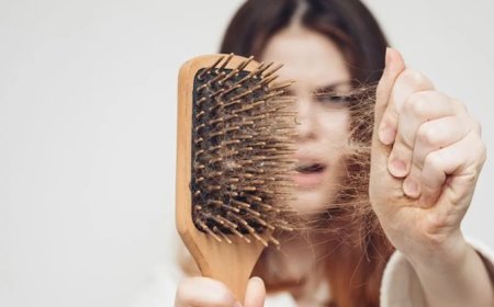 Harvard mezunu dermatolog uyardı: Bu üç alışkanlık saç dökülmesine neden oluyor!