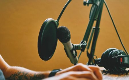 YouTube'un Aylık Aktif Podcast Dinleyici Sayısı 1 Milyarı Aştı: Spotify ve Apple'a Olan İlgi Azalıyor