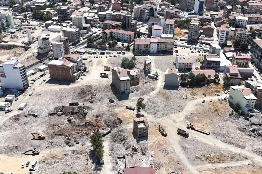 Malatya'da Deprem Sonrası Yeniden Doğuş: Şehirde Hayat Canlanıyor
