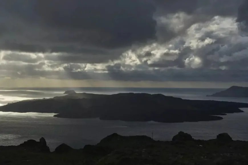 Ege Denizi'nde Depremler Sürüyor: Santorini'de Olağanüstü Hal, Üç Olası Senaryo