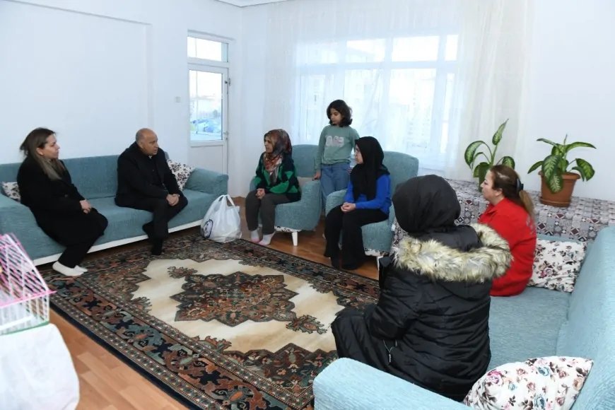 Kahramankazan Belediyesi Depremzede Aileleri Ziyaret Etti
