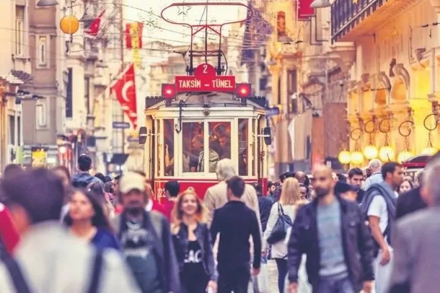 Türkiye'nin nüfus yapısı değişiyor: Yaşlı nüfus artıyor, çocuk oranı düşüyor