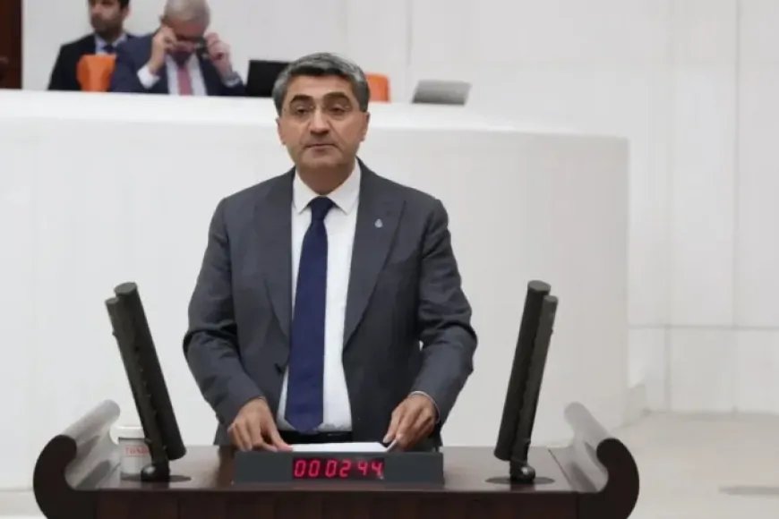 Yeni Yol Partisi Grup Başkanvekili Mehmet Emin Ekmen: 'Depremzedelere verilen sözler tutulmadı, vaatler yerine getirilmedi'