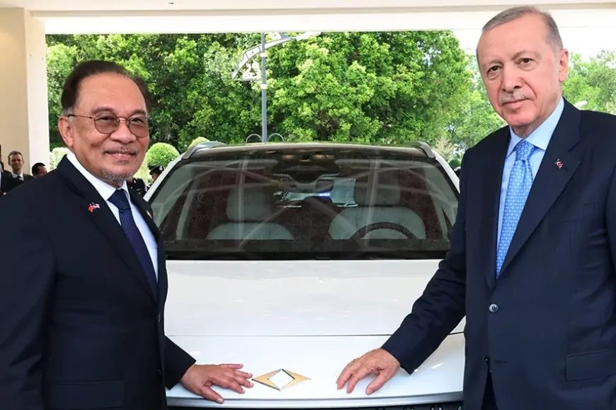 Cumhurbaşkanı Erdoğan, Malezya Başbakanı'na TOGG Hediye Etti