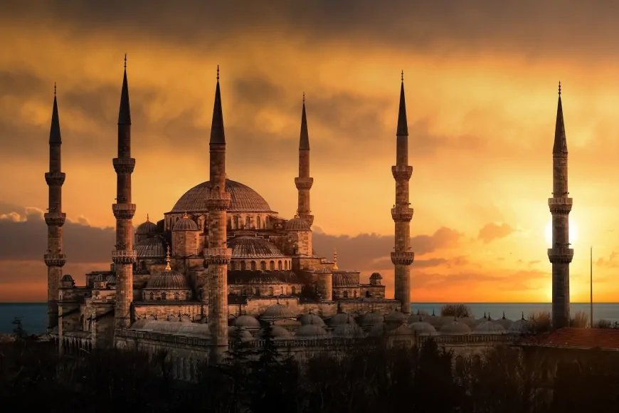 İstanbul İçin Haftalık Namaz Vakitleri 12-18 Şubat 2025 Arası