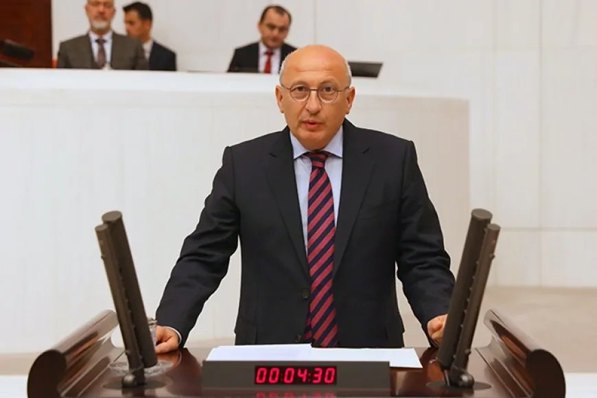 CHP'li Utku Çakırözer: 'Yurt Dışındaki Türkler İçin Söz Verdiğiniz Hiçbir Şeyi Yerine Getirmediniz'