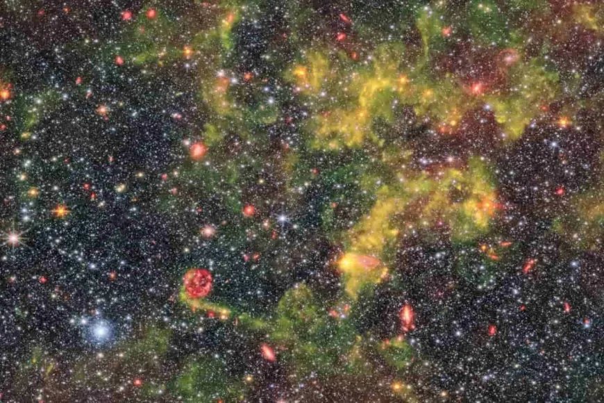 Yerel Grubun Gizemli Üyesi: NGC 6822'nin Yıldız Oluşumu Dikkat Çekiyor