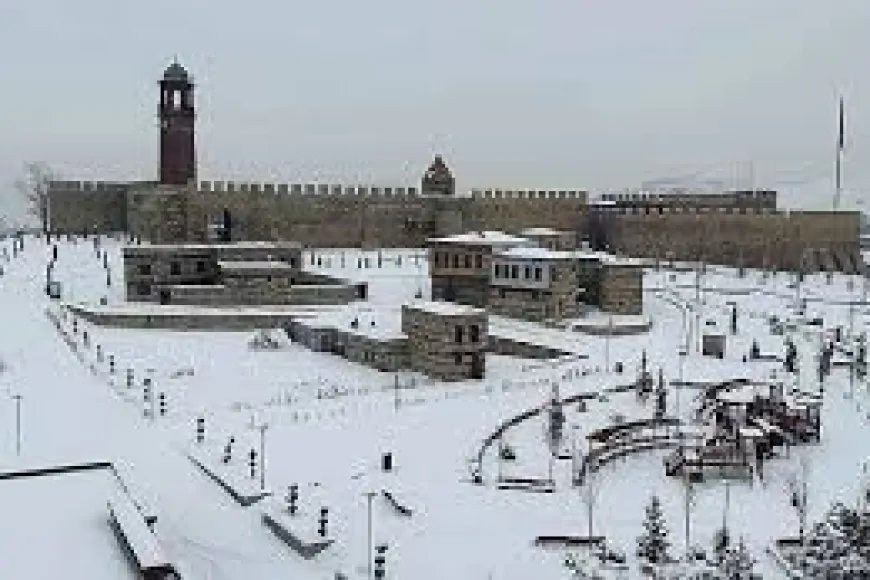 Erzurum ve Çevresinde Kuvvetli Kar Yağışı ve Buzlanma Tehlikesi: Ulaşımda Aksamalar Bekleniyor