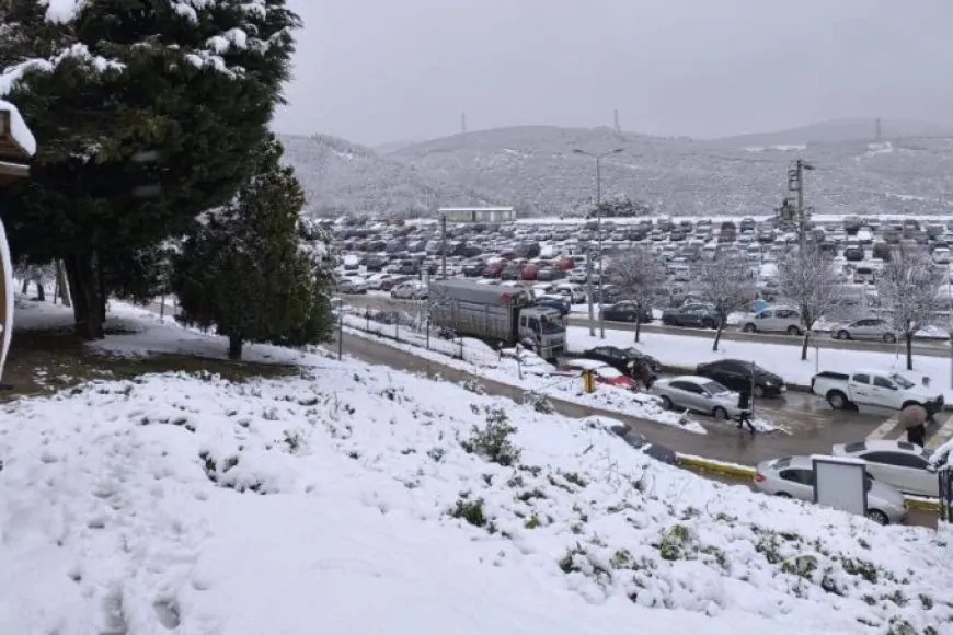 Kocaeli'de Kar Yağışı Başladı! Hava Sıcaklıkları Sıfırın Altında