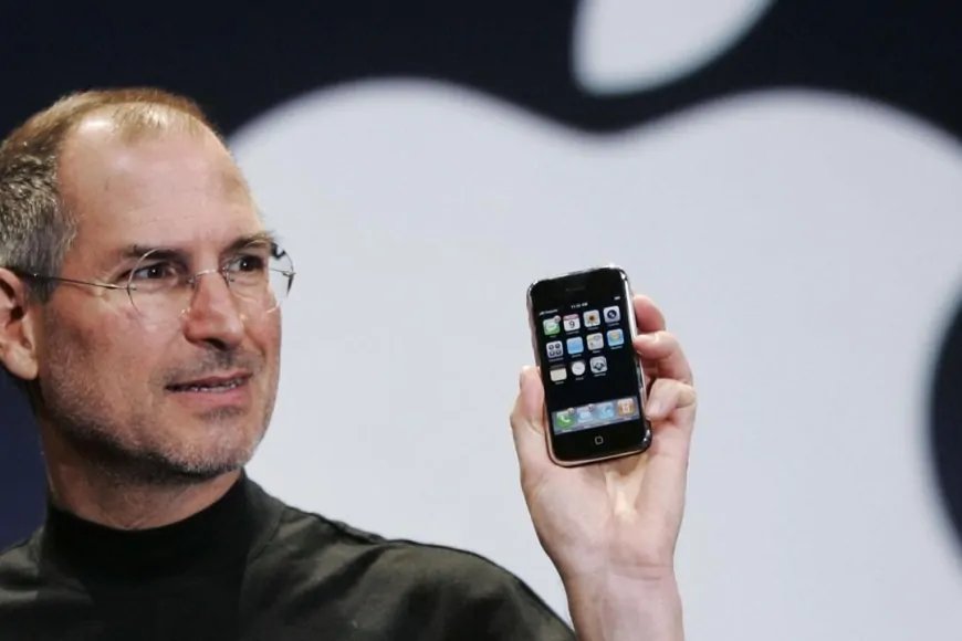 iPhone'un Hayatımızı Değiştiren En Önemli 6 Yönü: Steve Jobs'un Beklemediği Gelecek