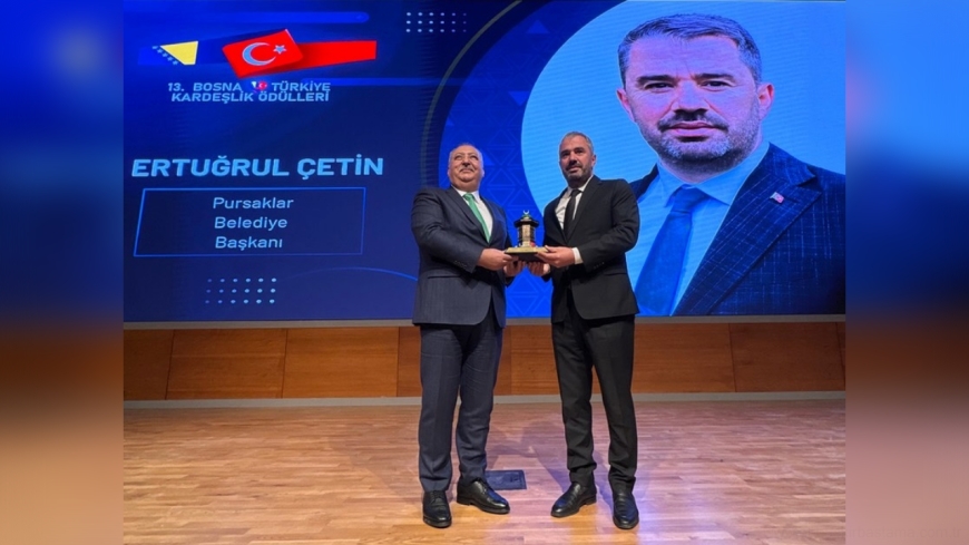 Pursaklar Belediye Başkanı Ertuğrul Çetin’e Kardeşlik Ödülü