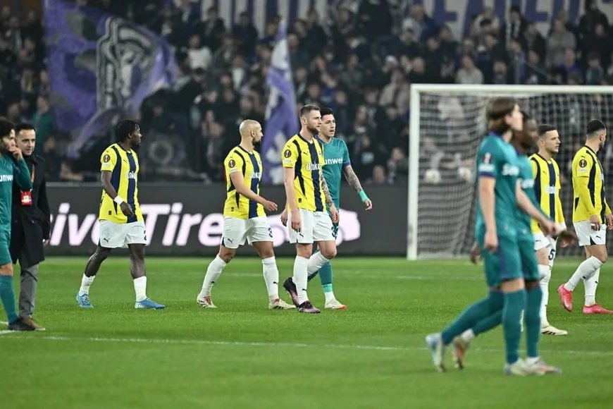 Anderlecht - Fenerbahçe Maçı Irkçı Saldırılar Nedeniyle Durduruldu