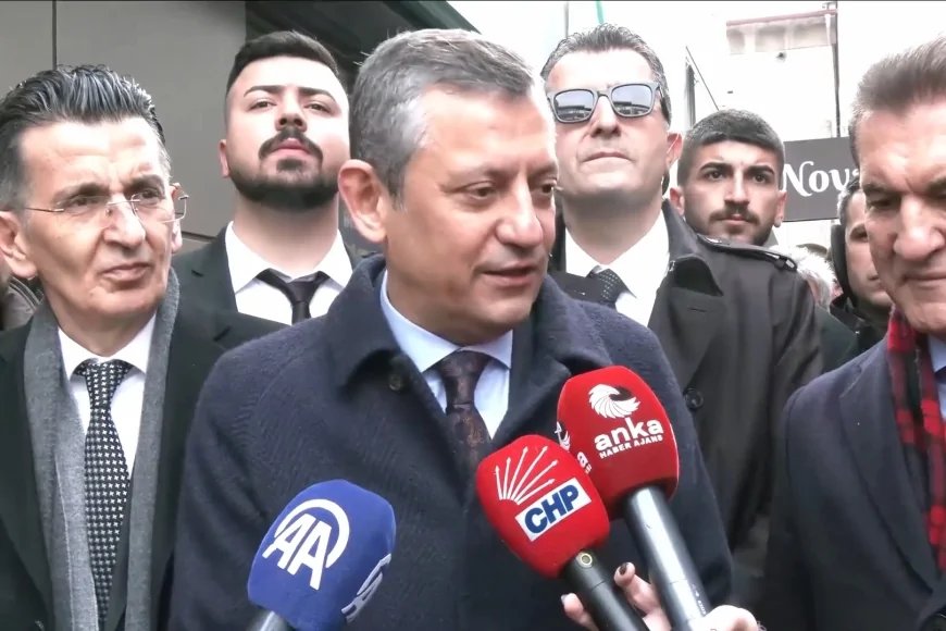 Özgür Özel'den İmamoğlu'nun Diploması Hakkında Açıklama: 'Buna da Tenezzül Ettiler'