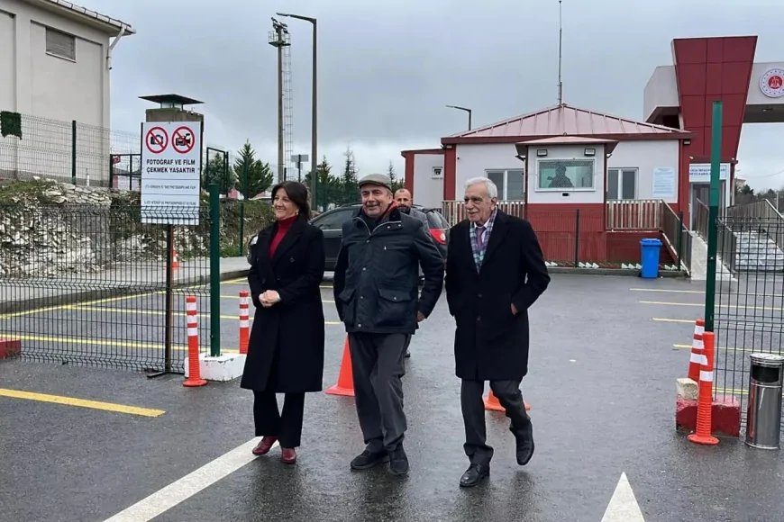 DEM Parti'den Öcalan'ın Çağrısı İçin 'Görüntülü Olmalı' Talebi