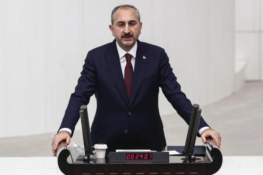 AK Partili Abdulhamit Gül: ‘Cumhurbaşkanımız, millet iradesine tankları çevirenlere karşı göğsünü siper eden liderdir!’