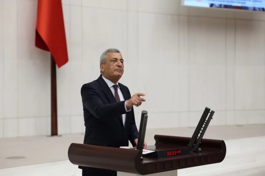 CHP’li Hasan Öztürkmen: ‘Antep fıstığı üreticisi desteklenmiyor, Barak Ovası kuraklıkla boğuşuyor’