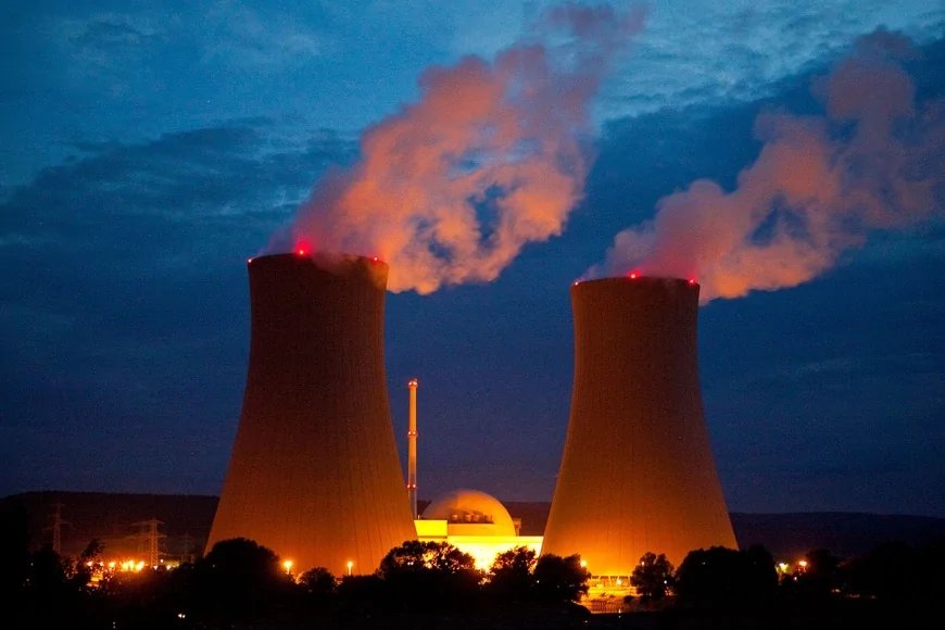 Türkiye ve Dünyada Nükleer Enerji: Yeni Nesil Santraller ve Çevresel Etkileri Tartışılıyor