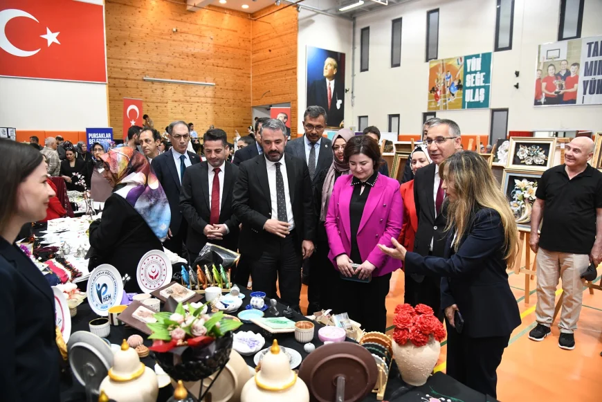 Pursaklar’da El Emeği Sergisi Ziyaretçileri Hayran Bıraktı