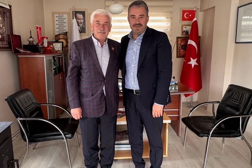 Pursaklar Belediye Başkanı Ertuğrul Çetin’den 21 Mahalle Muhtarına Bayram Ziyareti