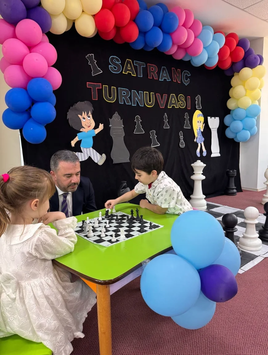 Ertuğrul Çetin: 'Minik ustaların satrançta sergilediği stratejiler hayranlık uyandırıyor'