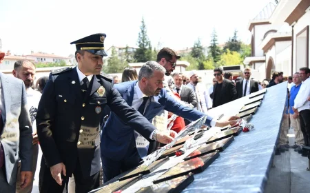 Pursaklar’da 15 Temmuz anması Şehitler Anıtı’nda düzenlendi: “Milletimiz büyük bir destan yazdı”